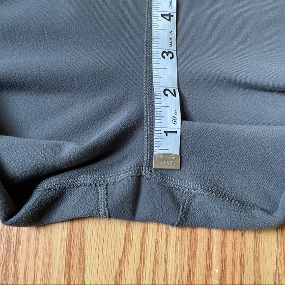 Lululemon Gather & Crow Crop - Picture 14 of 14